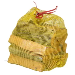 Kaminholz im Netz, abgepackt zu 17 dm³