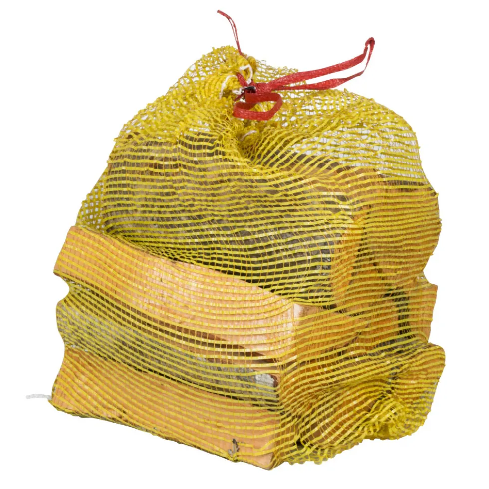 Kaminholz im Netz, abgepackt zu 17 dm³
