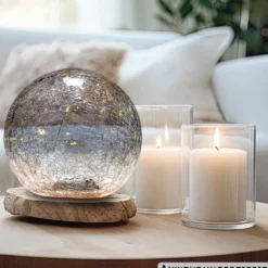LED-Kugelleuchte Ø 15 cm aus Crashglas mit 14 LEDs