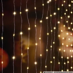 LED-Lichtervorhang mit 400 Mini-LEDs