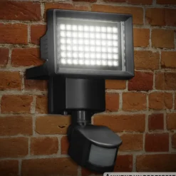 LED-Solar-Wandlicht 60 LEDs BWM schwarz