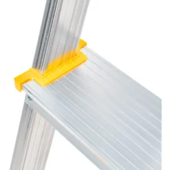 Trittleiter aus Aluminium mit 4 Stufen, beidseitig begehbar