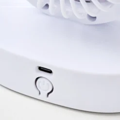 Wiederaufladbarer Tischventilator weiß, mit 3 Lüftern und USB‑C